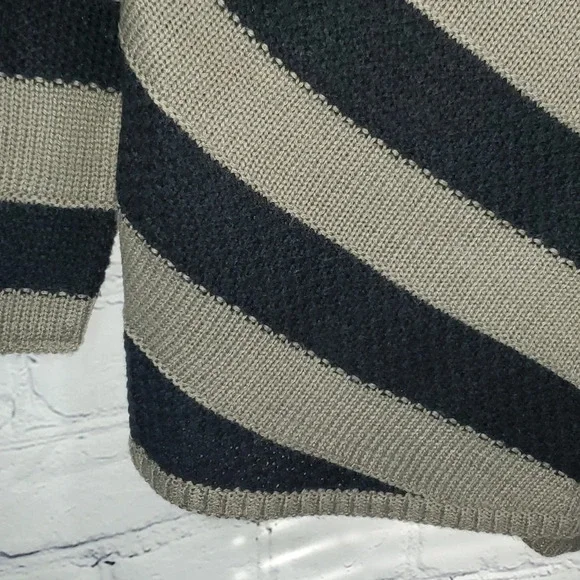 Striped Maurices V-neck Sweater Size 0 - Picture 4 of 9